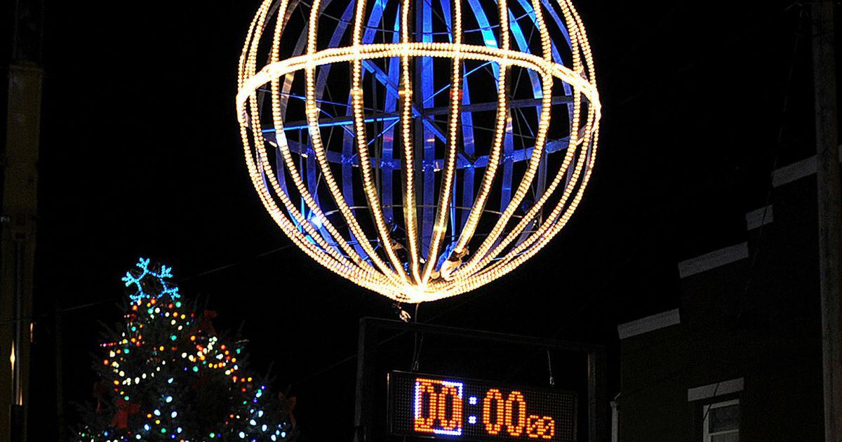 New Carlisle hosts 10th New Year’s Eve ball drop