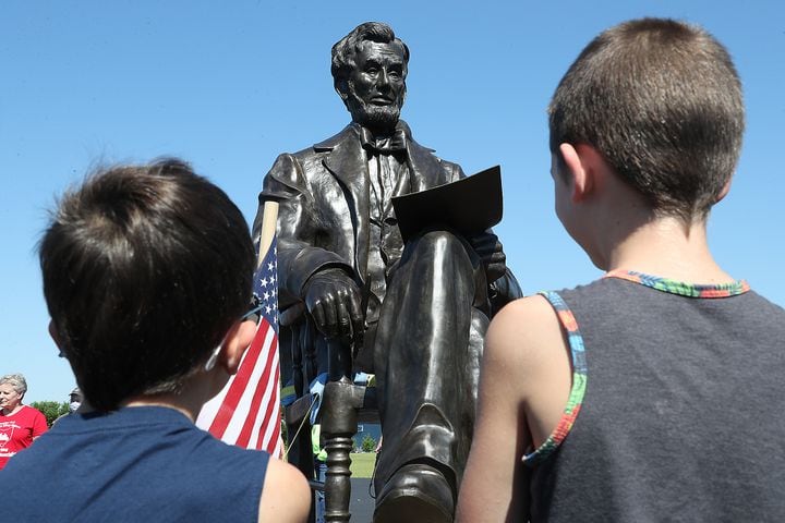 PHOTOS: Transporting Abraham Lincoln Statue