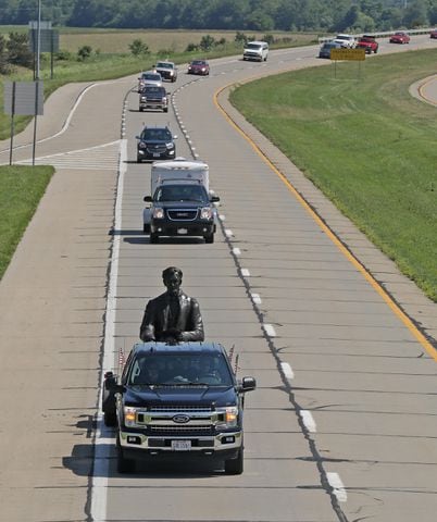 PHOTOS: Transporting Abraham Lincoln Statue