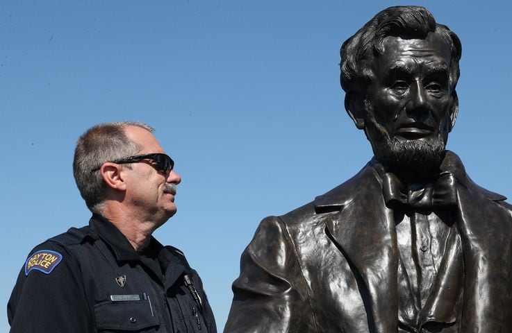 PHOTOS: Transporting Abraham Lincoln Statue