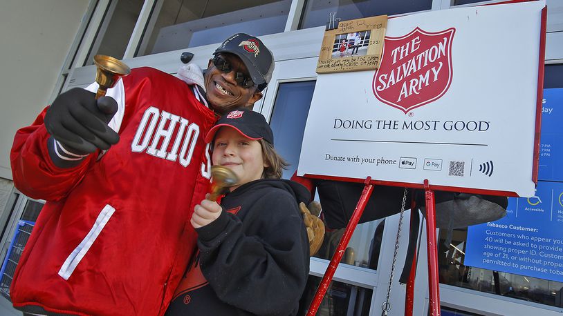 A bond over holiday giving Girl returns to Springfield to ring bells