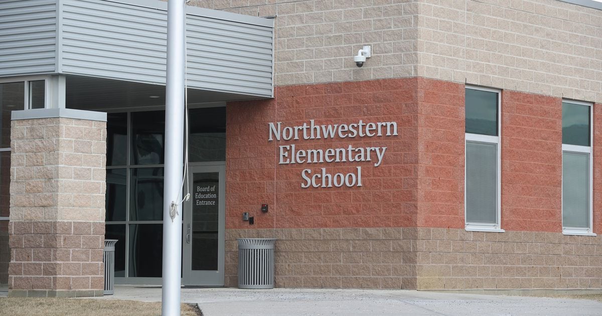 Northwestern school board member resigns following fatal crash