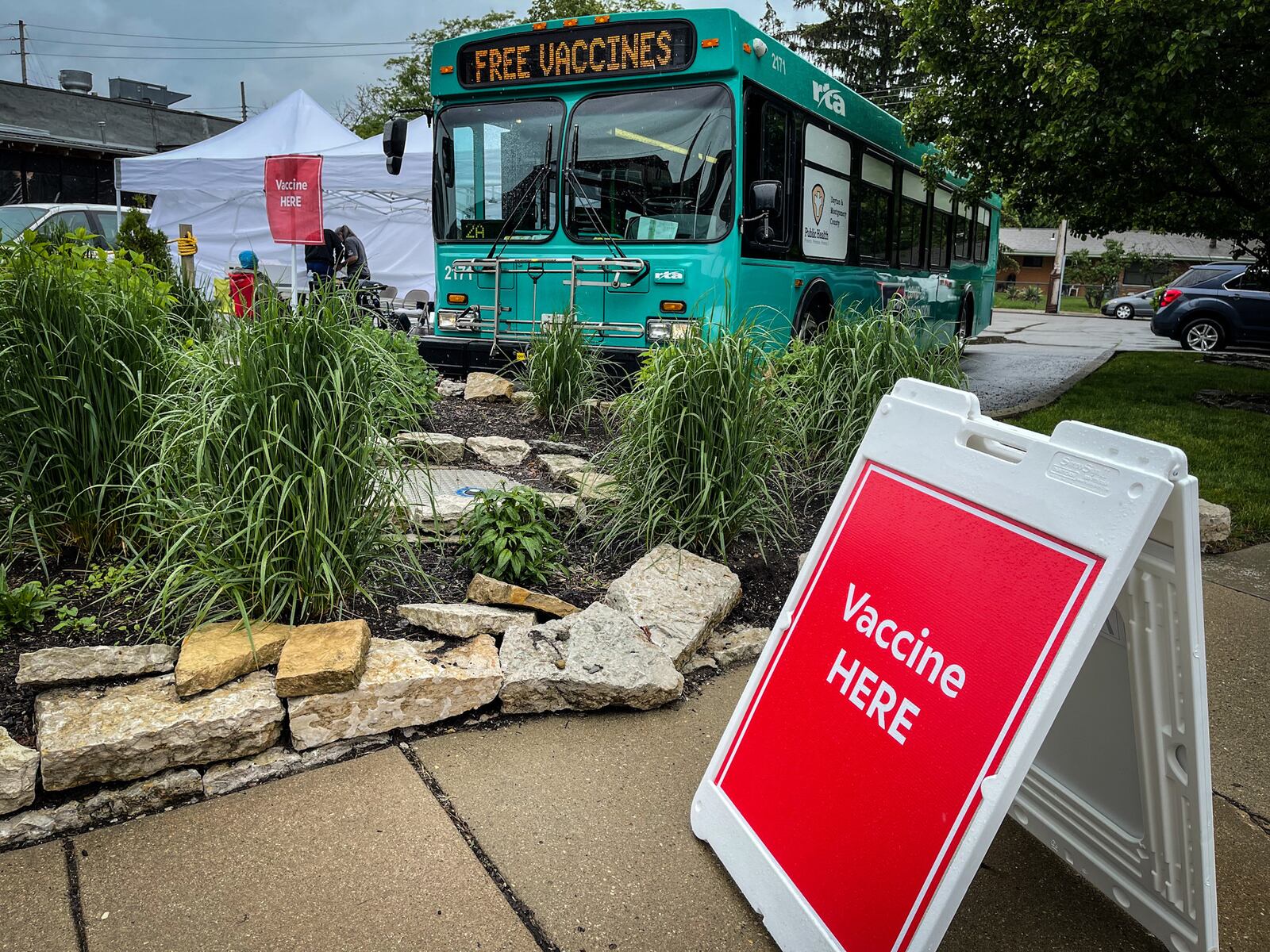 Dayton Montgomery Co Public Health Mobil vaccine clinic at Wheat Penny on a Wayne.  JIM NOELKER\STAFF