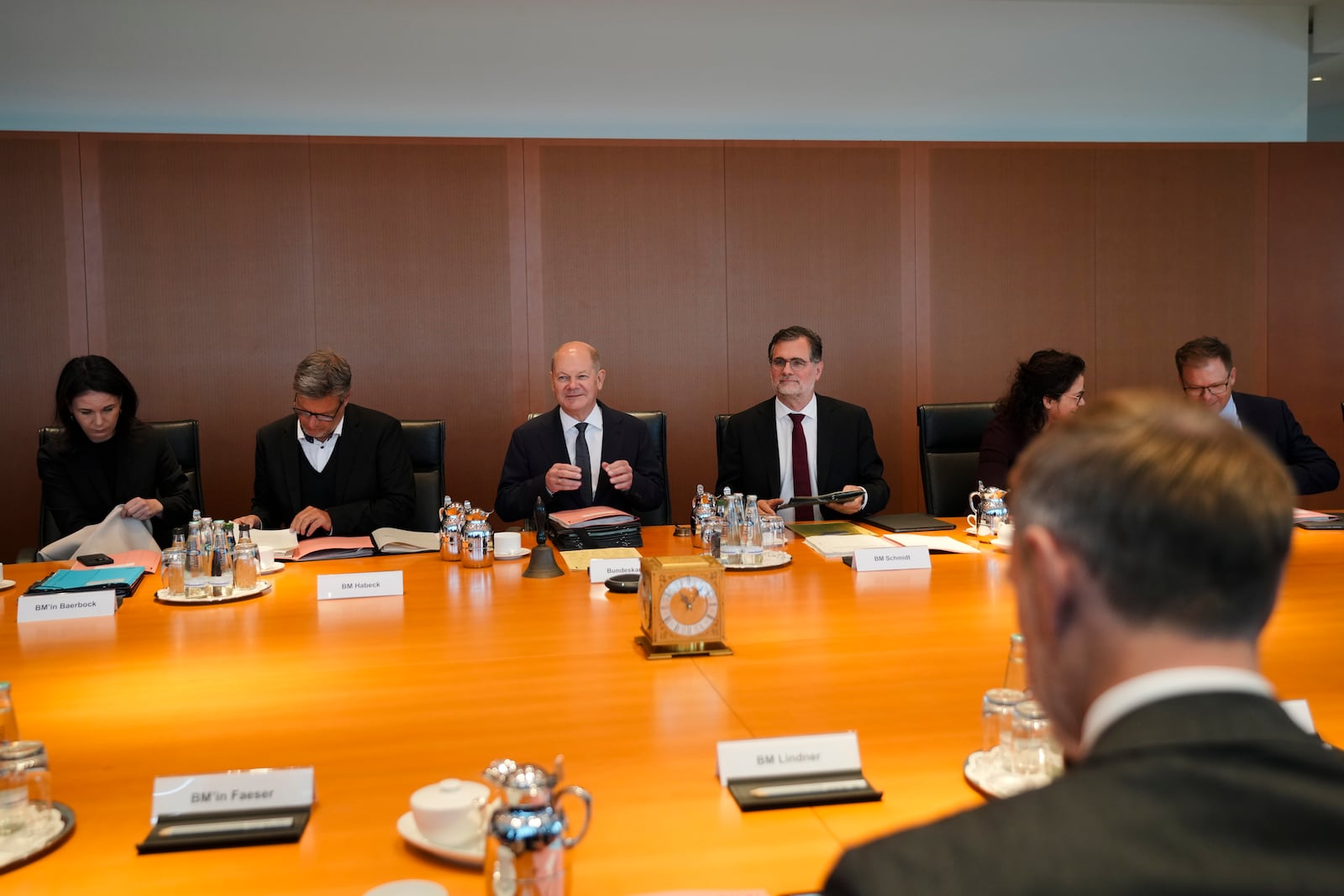 From left, German Foreign Minister Annalena Baerbock, German Economy and Climate Minister Robert Habeck, German Chancellor Olaf Scholz and Chief of Staff at the Chancellery, Wolfgang Schmidt, sit opposite to German Finance Minister Christian Lindner at the beginning of the weekly cabinet meeting at the chancellery in Berlin, Germany, Wednesday, Nov. 6, 2024. (AP Photo/Markus Schreiber)