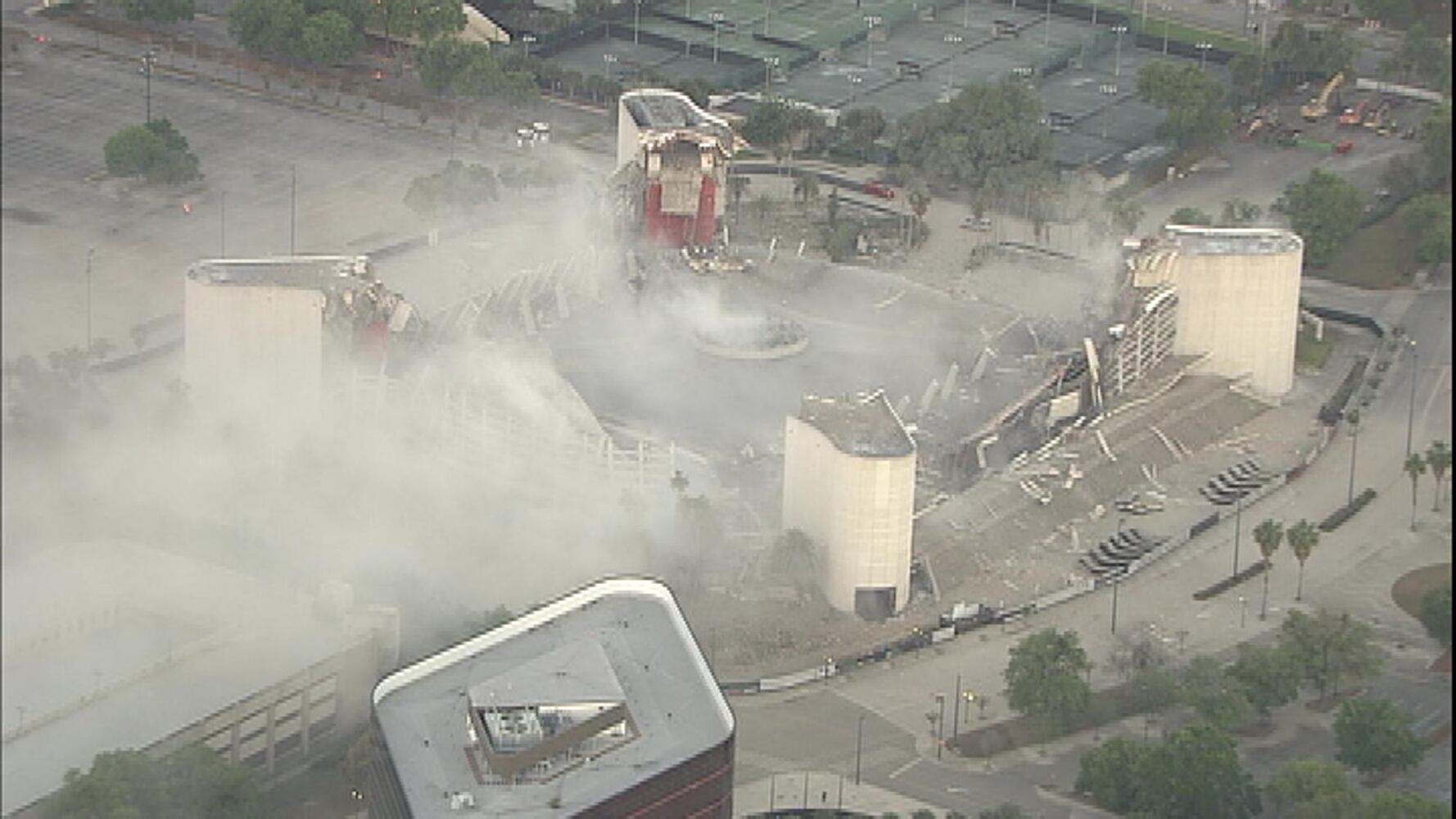 Orlando's Amway Arena imploded