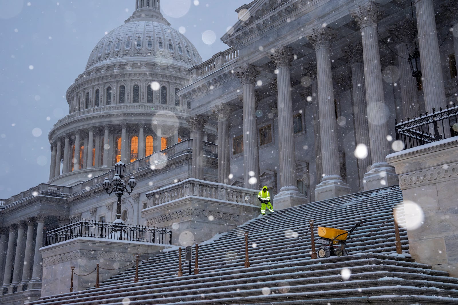 Snow falls at the Capitol ahead of a joint session of Congress to certify the votes from the Electoral College in the presidential election, in Washington, Monday, Jan. 6, 2025. (AP Photo/J. Scott Applewhite)