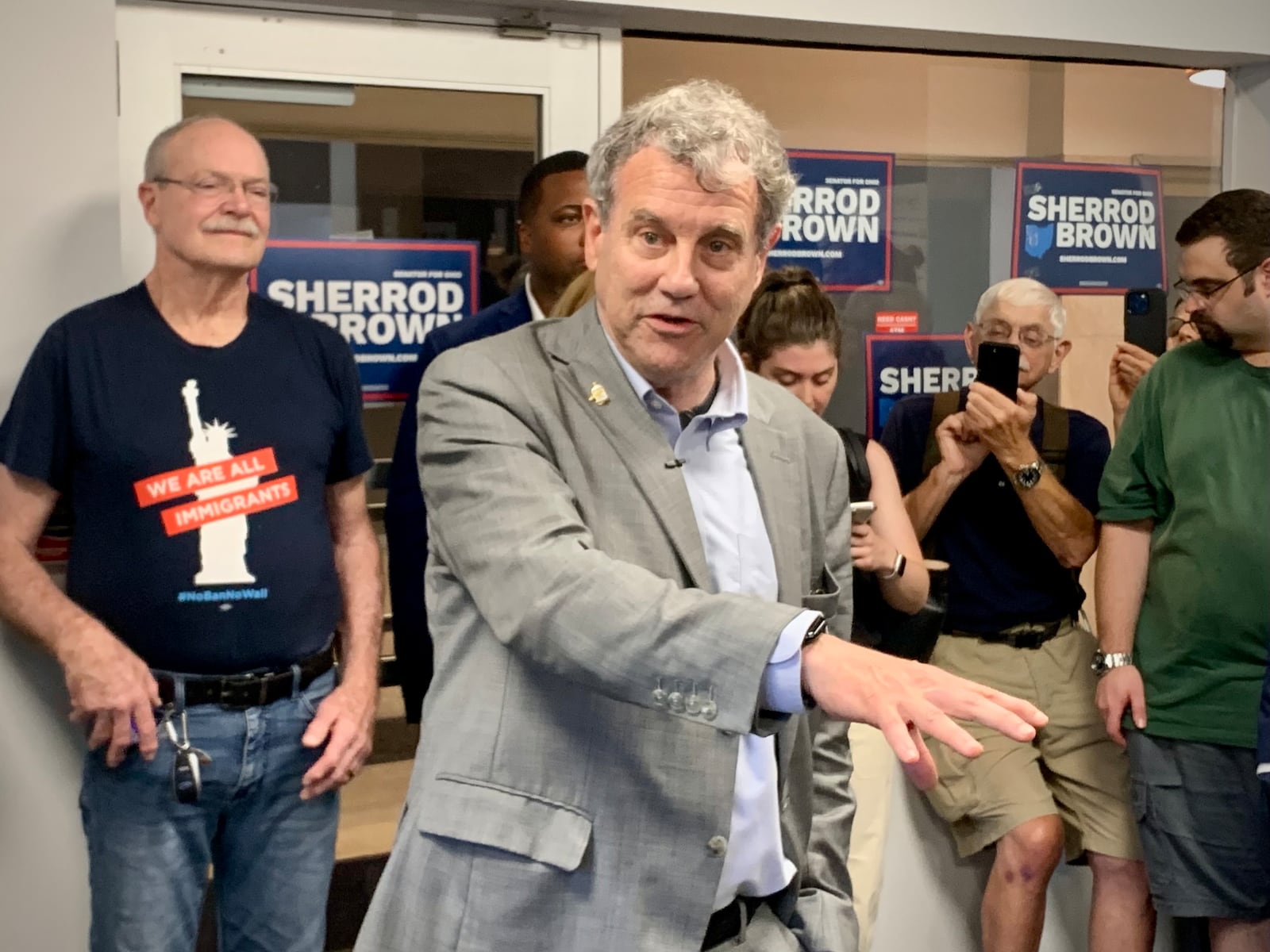 U.S. senator Sherrod Brown speaks to volunteers during a canvassing event Sunday afternoon. LONDON BISHOP/STAFF