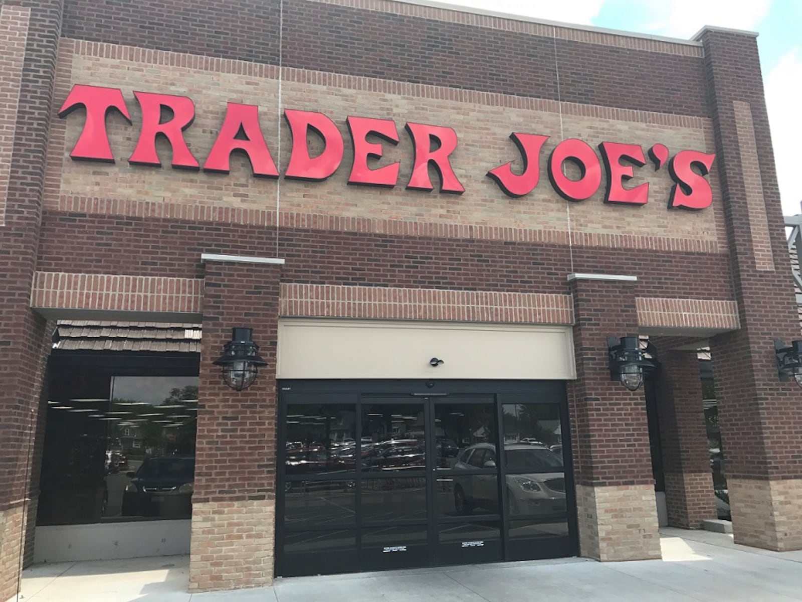 Trader Joe’s in the Town and Country Shopping Center in Kettering. The national chain scored high in a Consumer Reports survey. FILE