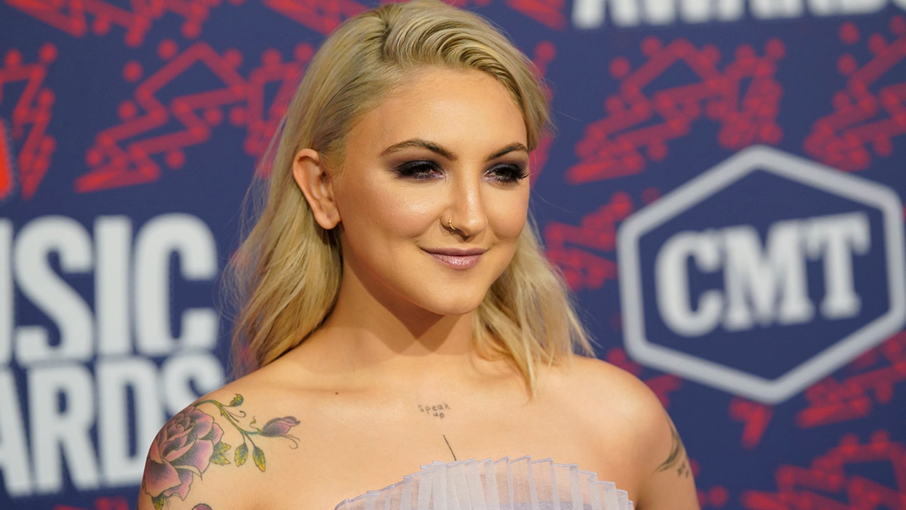 Photos: 2019 CMT Music Awards red carpet