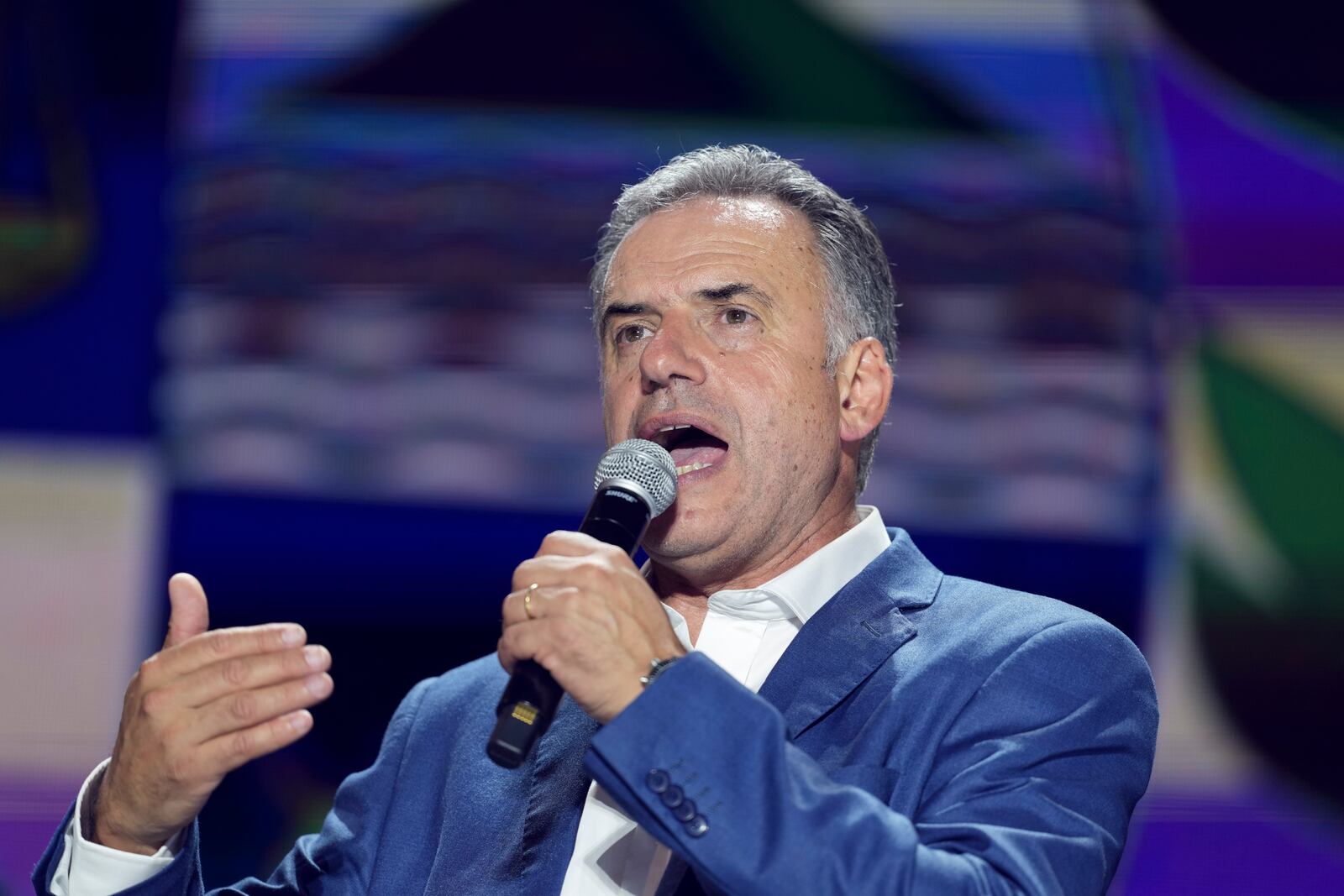 Yamandu Orsi, candidate for the Broad Front (Frente Amplio), addresses supporters after winning the presidential run-off election in Montevideo, Uruguay, Sunday, Nov. 24, 2024. (AP Photo/Natacha Pisarenko)