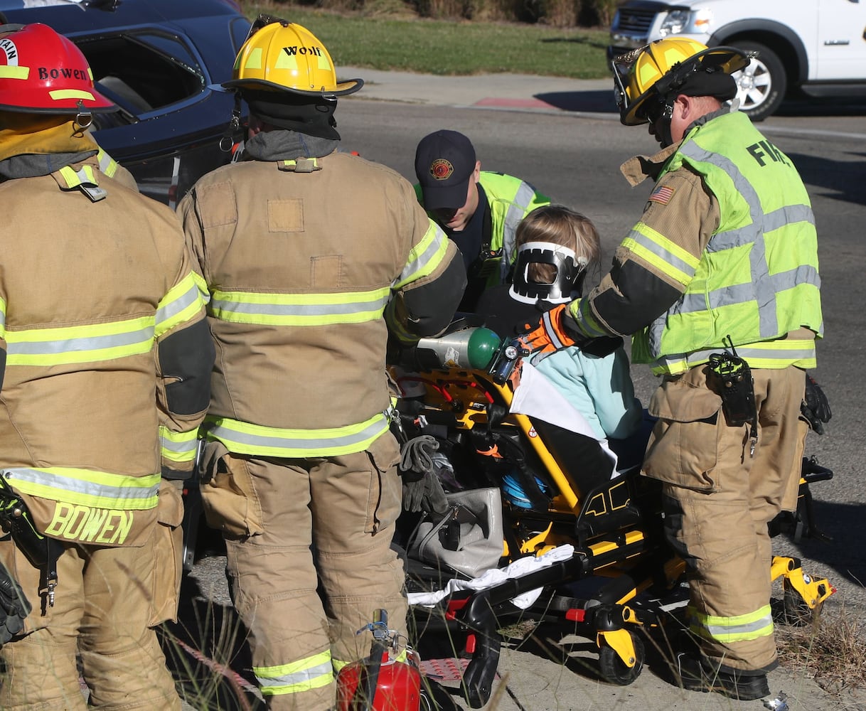 Rollover crash injures one person in Springfield