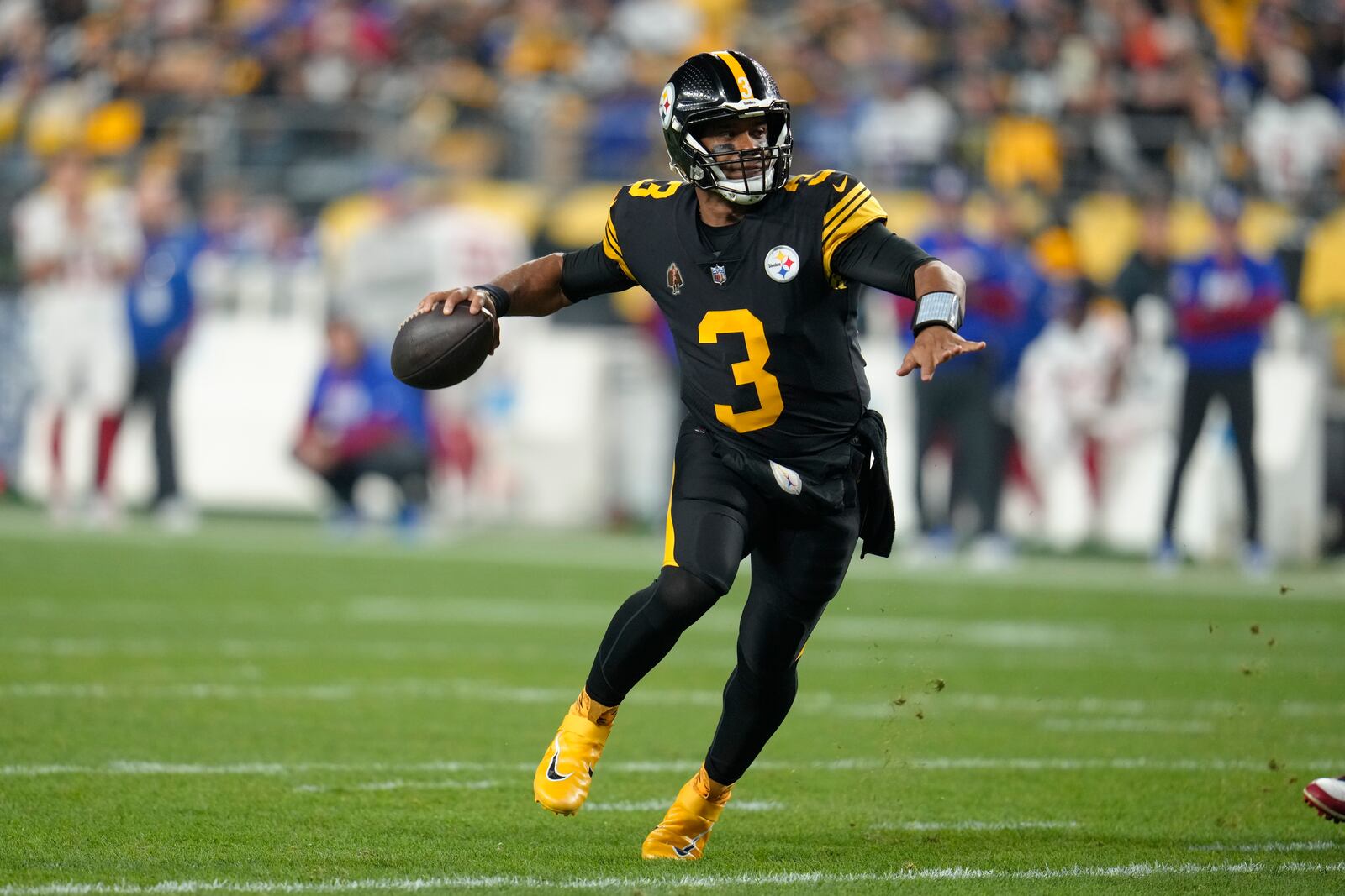 Pittsburgh Steelers quarterback Russell Wilson (3) throws during the first half of an NFL football game against the New York Giants, Monday, Oct. 28, 2024, in Pittsburgh. (AP Photo/Gene J. Puskar)