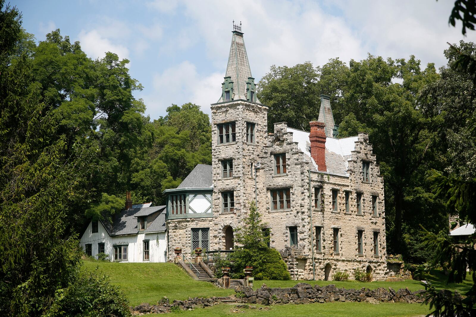 Mac-O-Chee is one of the Piatt Castles in West Liberty.