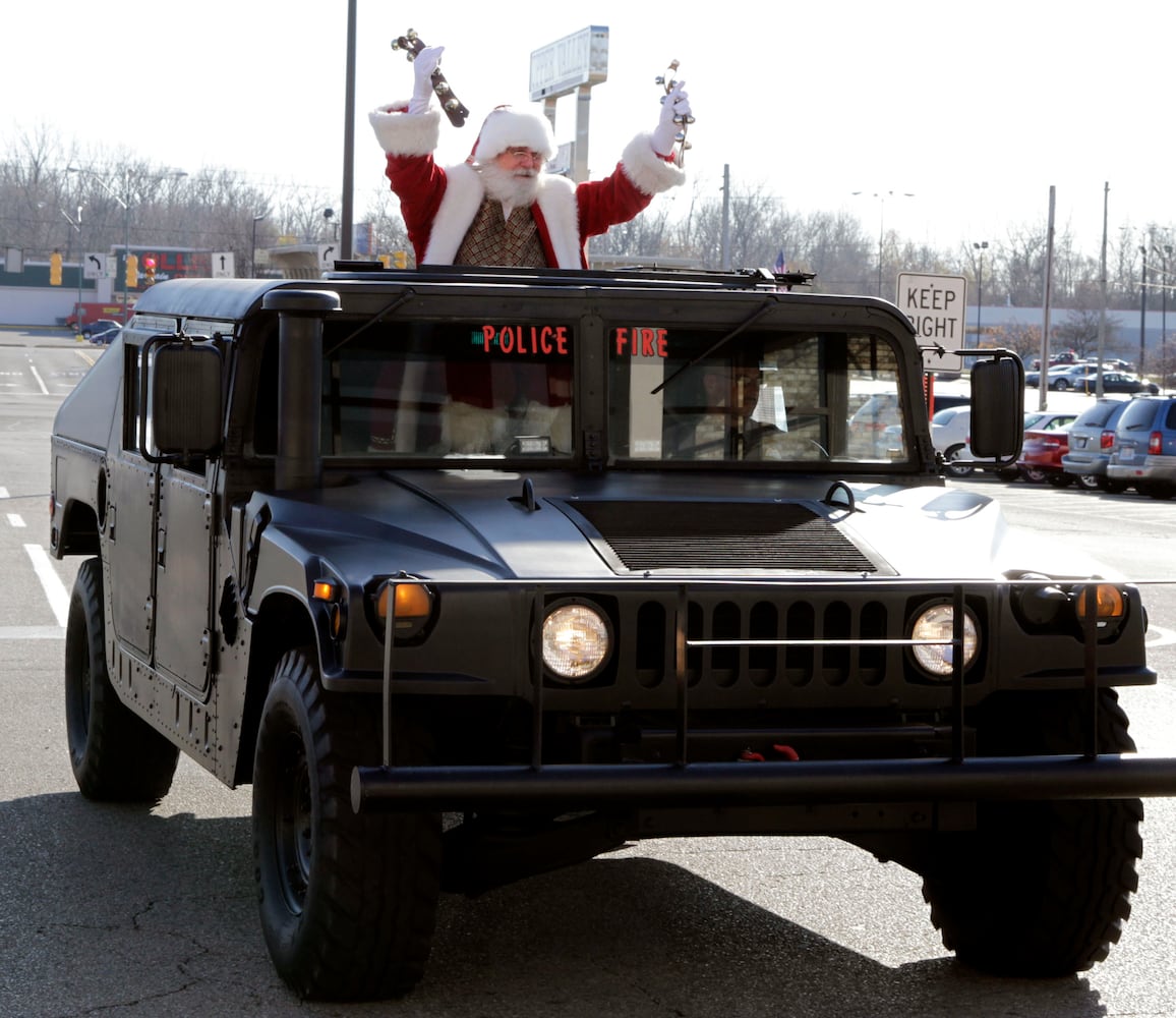 Santa arrives at Upper Valley Mall