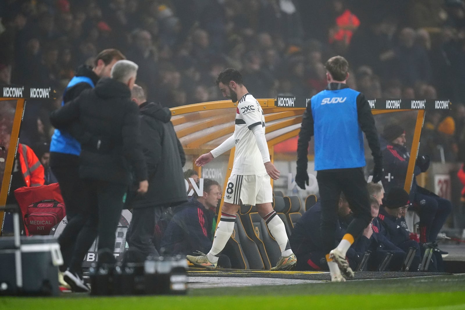 Manchester United's Bruno Fernandes heads down the tunnel after being sent off during the English Premier League soccer match between Wolverhampton Wanderers and Manchester United at the Molineux Stadium, Wolverhampton, England, Thursday, Dec. 26, 2024. (David Davies/PA via AP)