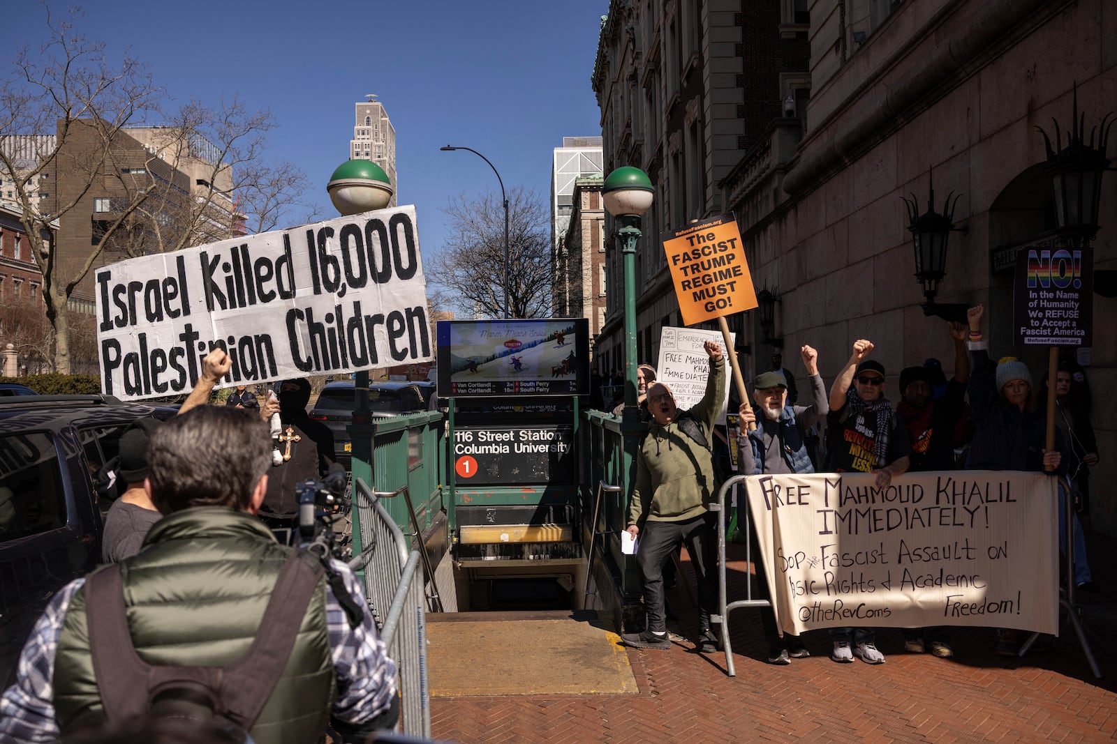 Protesters demonstrate in support of Palestinian activist Mahmoud Khalil outside Columbia University, Monday, March 10, 2025, in New York. (AP Photo/Yuki Iwamura)