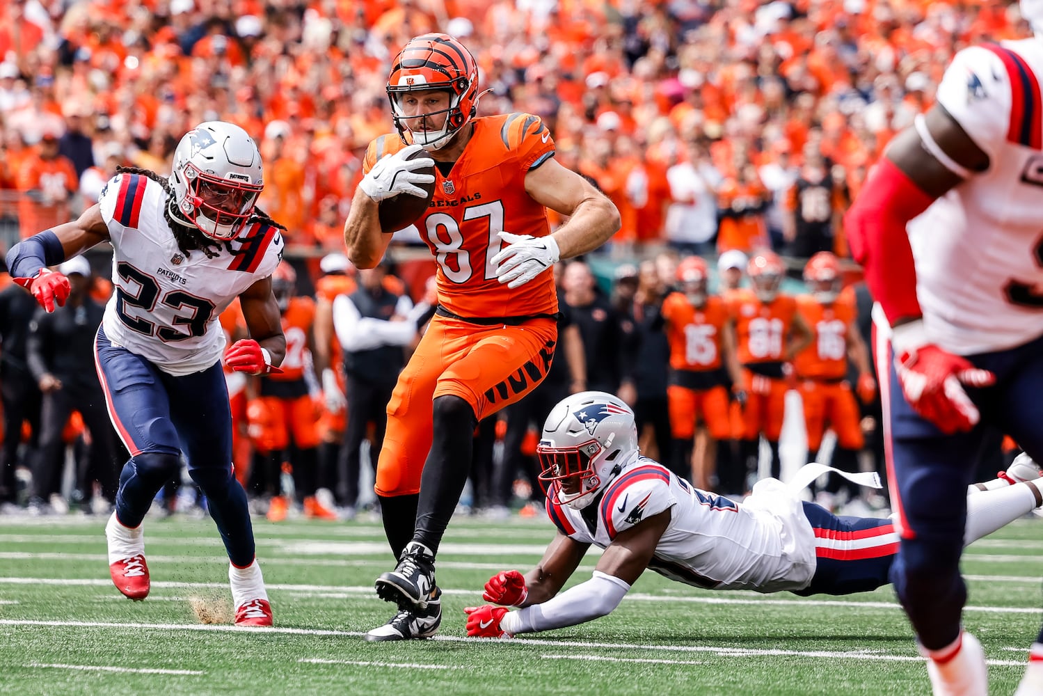 090824 Bengals vs Patriots football