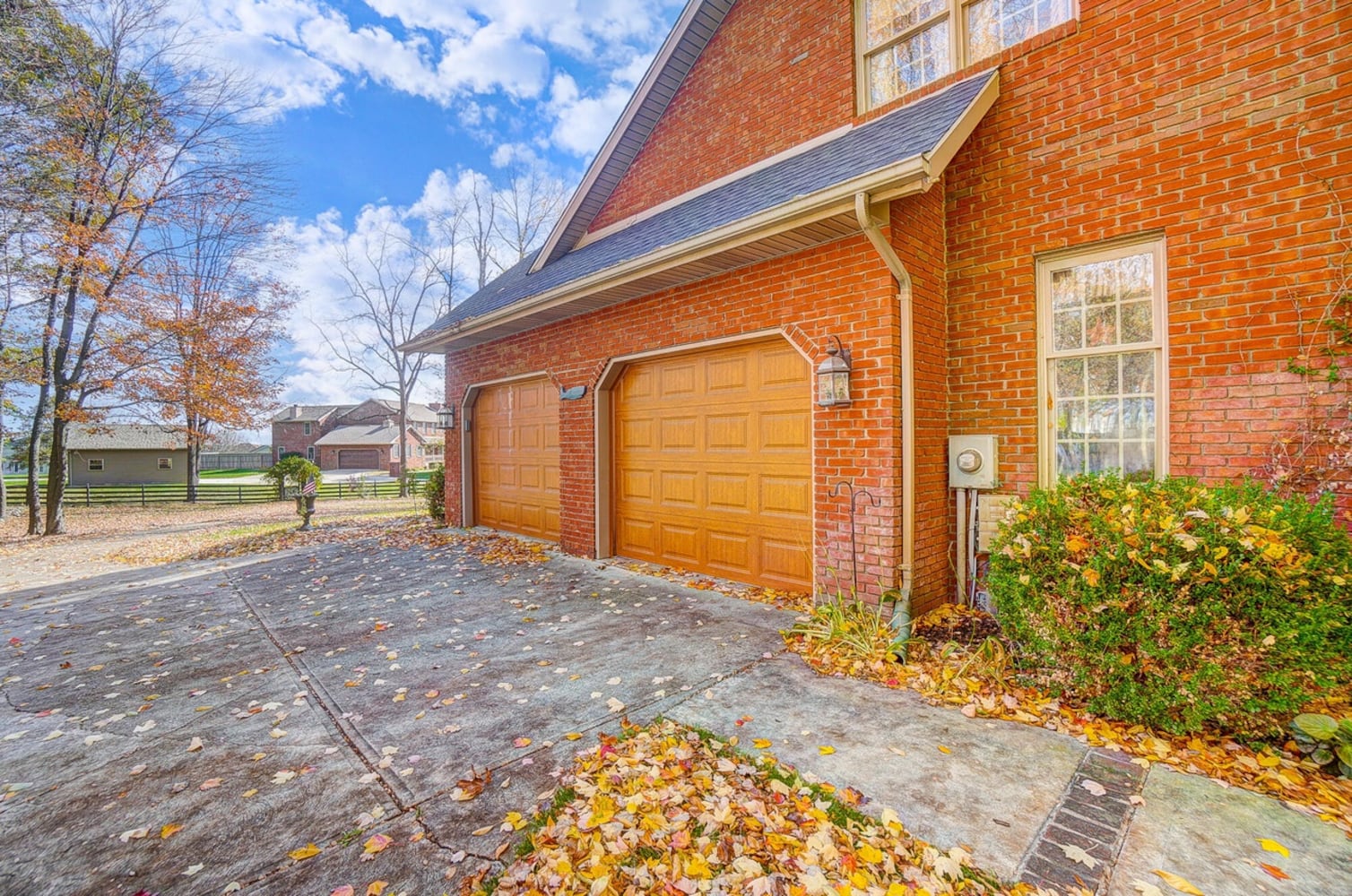 PHOTOS: Springfield-area home on 2.5 acres near golf course listed