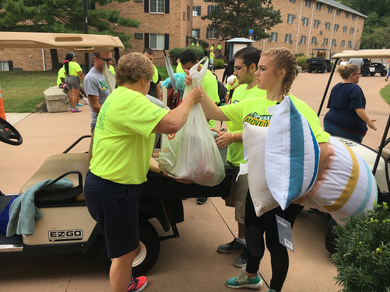 PHOTOS: 900 WSU freshmen move to campus for first time