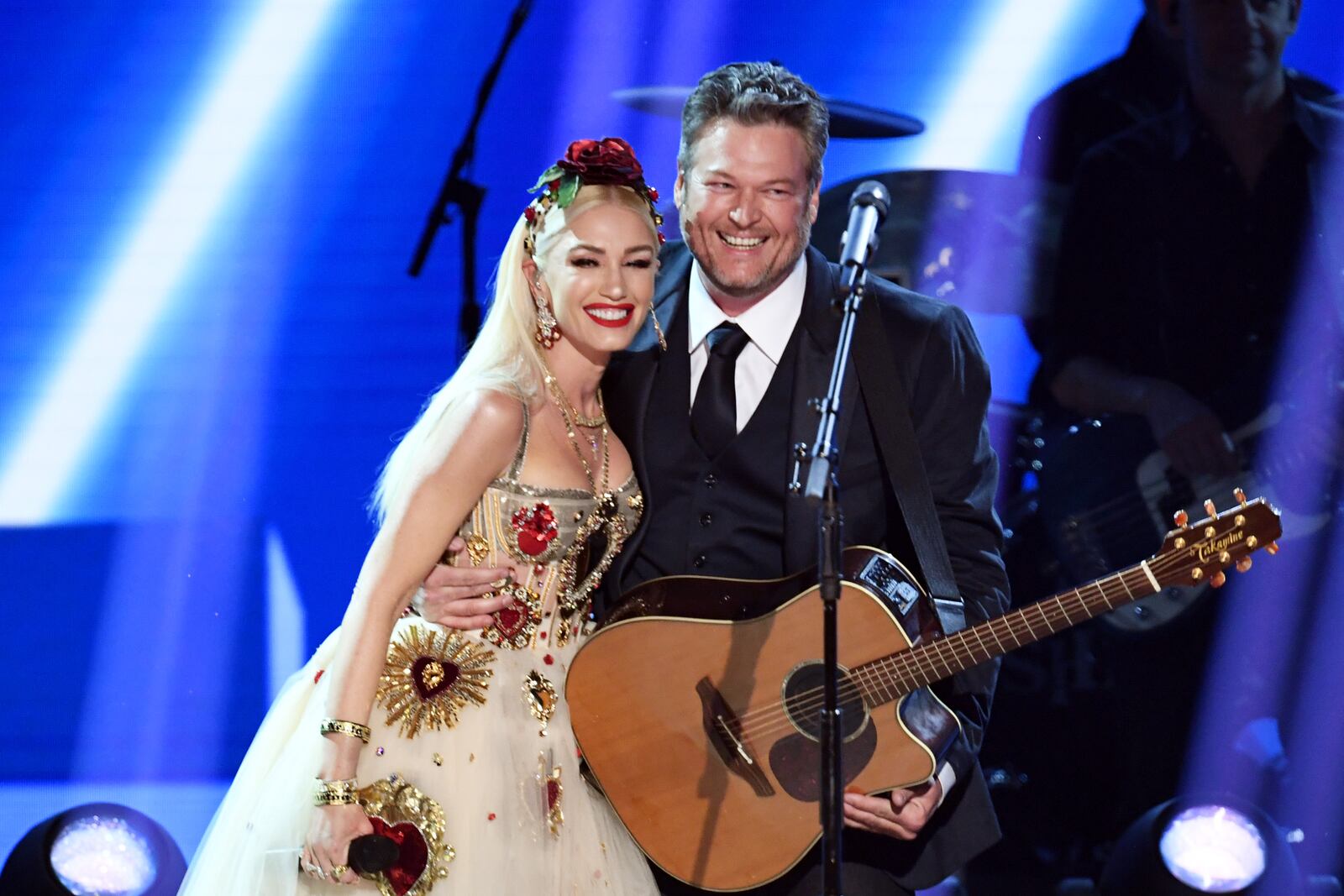 LOS ANGELES, CALIFORNIA - JANUARY 26: (L-R) Gwen Stefani and  Blake Shelton perform onstage during the 62nd Annual GRAMMY Awards at STAPLES Center on January 26, 2020 in Los Angeles, California. (Photo by Kevin Winter/Getty Images for The Recording Academy )