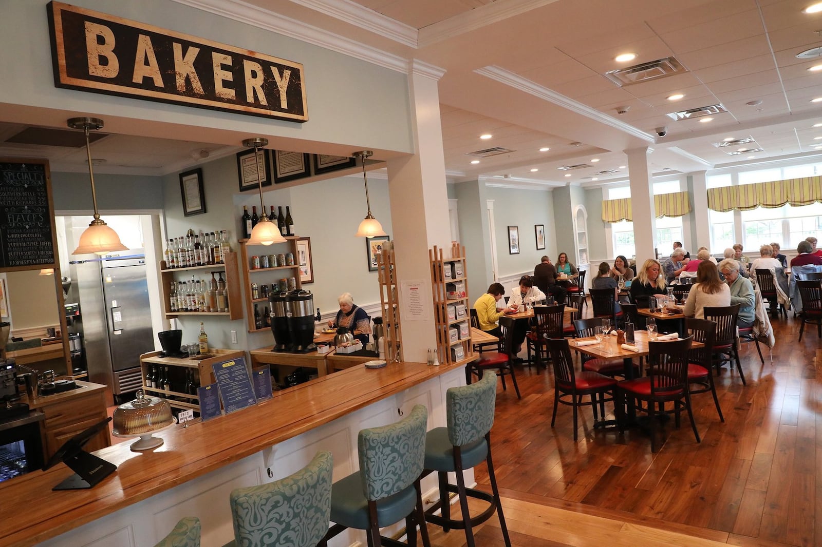 The dining room at Ellie’s Restuarant & Bakery. BILL LACKEY/STAFF