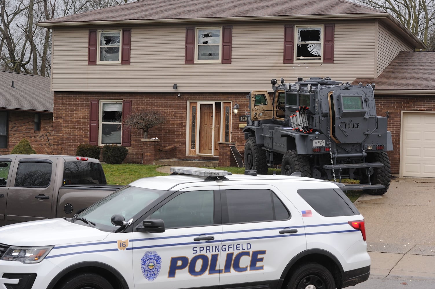 PHOTOS: Investigation continues after Springfield standoff