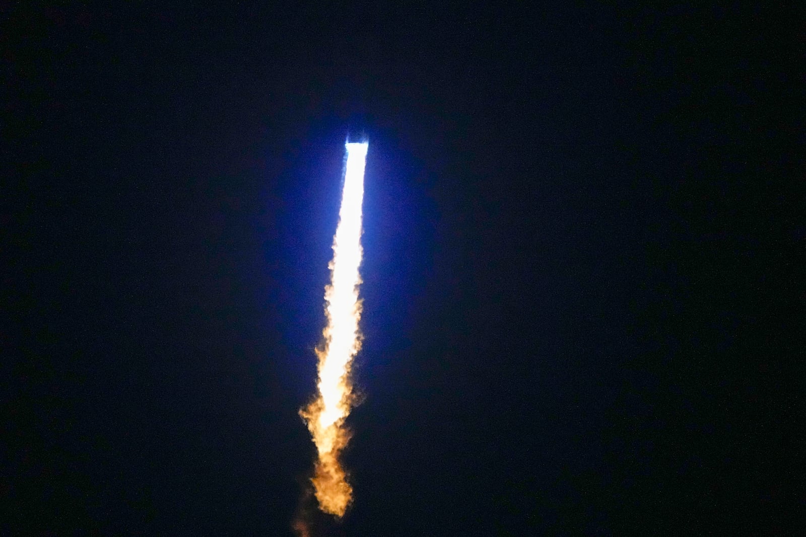 Blue Origin's New Glenn rocket lifts off from Launch Complex 36 at the Cape Canaveral Space Force Station, Thursday, Jan. 16, 2025, in Cape Canaveral, Fla. (AP Photo/John Raoux)