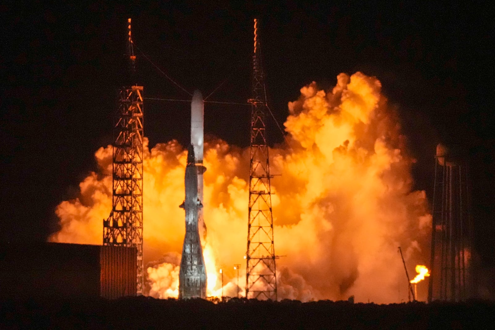 Blue Origin's New Glenn rocket lifts off from Launch Complex 36 at the Cape Canaveral Space Force Station, Thursday, Jan. 16, 2025, in Cape Canaveral, Fla. (AP Photo/John Raoux)