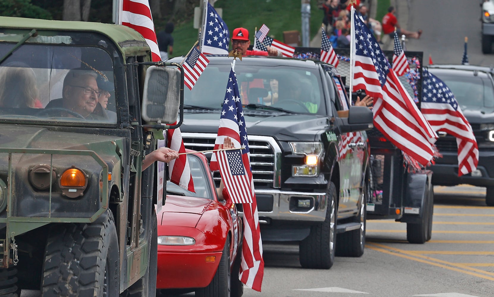 052824 Memorial Parade SNS