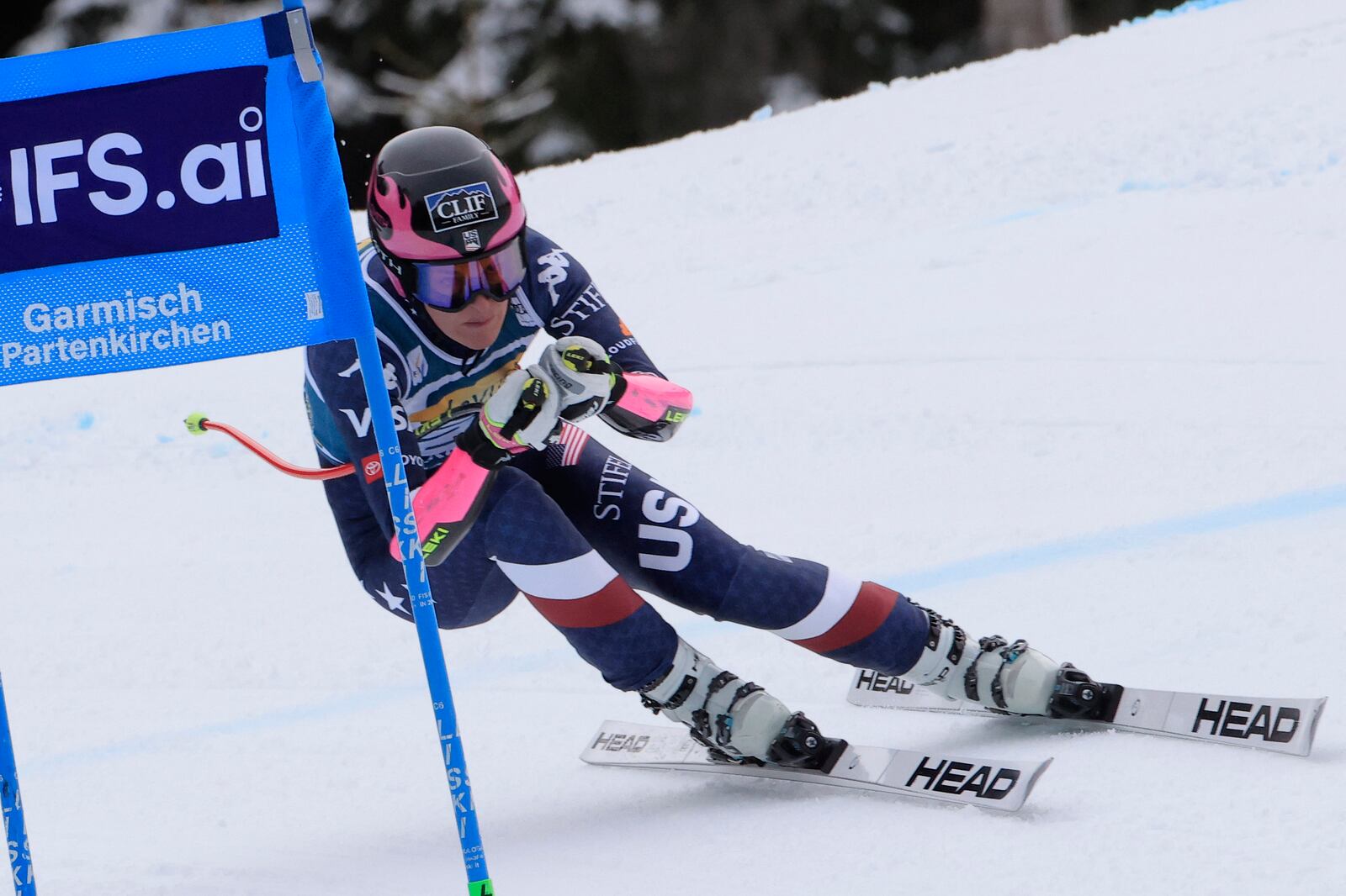 United States' Keely Cashman speeds down the course during an alpine ski, women's World Cup super G, in Garmisch, Germany, Sunday, Jan. 26, 2025. (AP Photo/Giovanni Maria Pizzato)