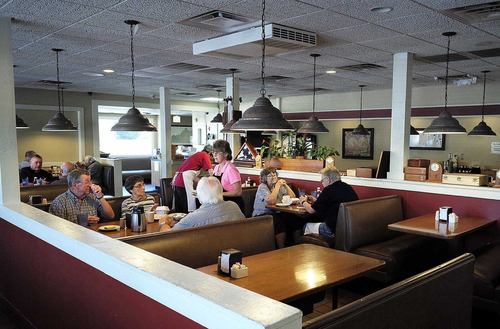 The dinning room at the Mel-O-Dee Restaurant. Bill Lackey/Staff