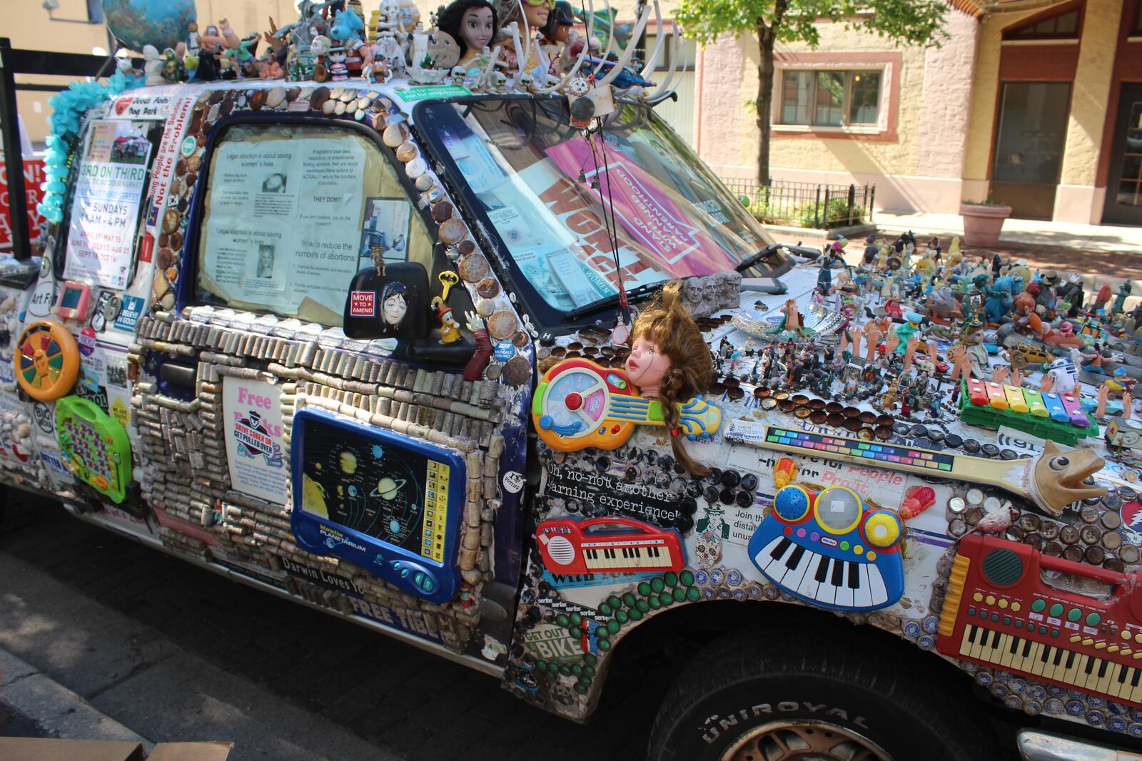 David Hurwitz has given away hundreds of books with his decorated white pickup truck. (Photo by Amelia Robinson)