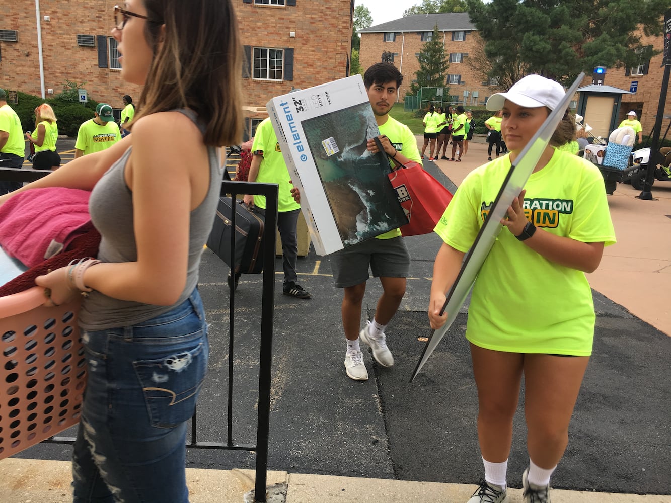 PHOTOS: 900 WSU freshmen move to campus for first time