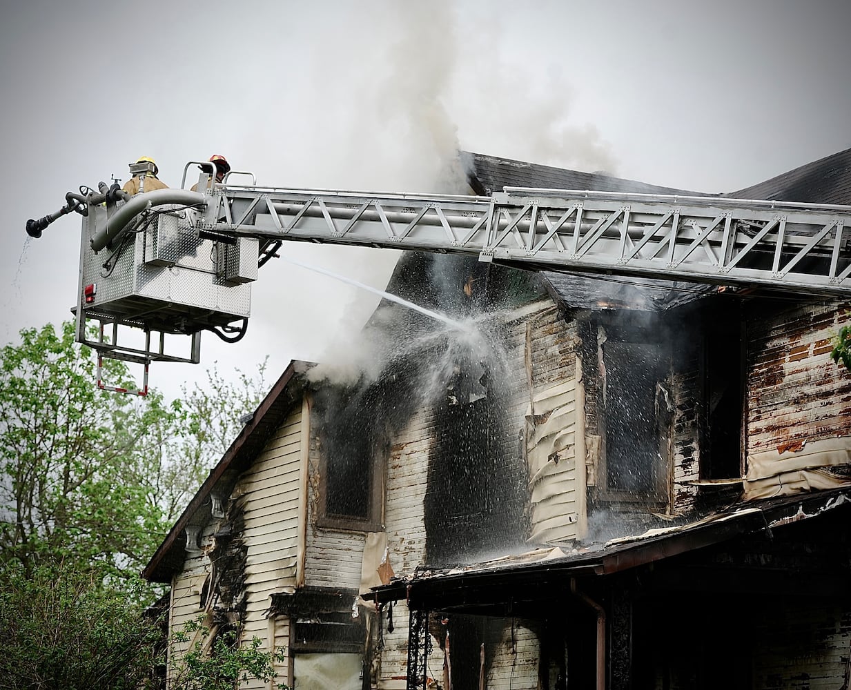 Fire breaks out at vacant house in Springfield