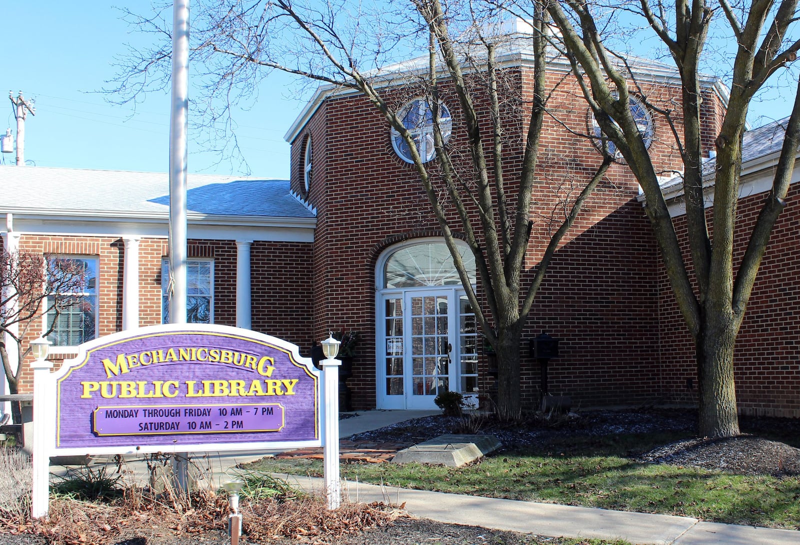 The Mechanicsburg Public Library. JEFF GUERINI/STAFF