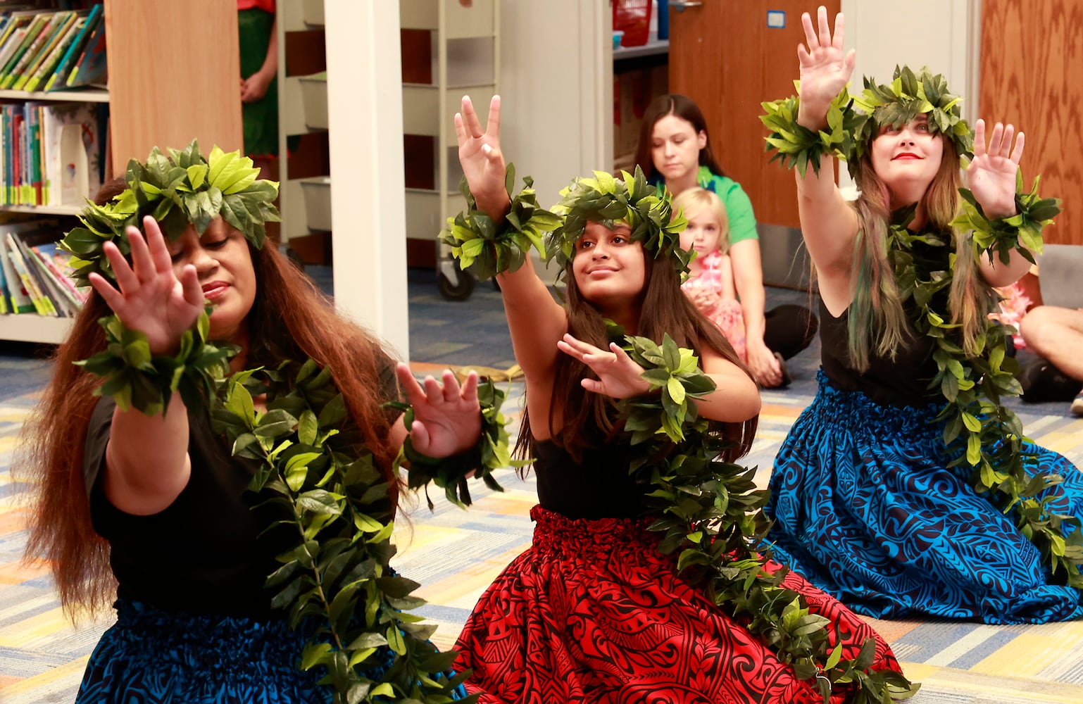 Polynesian Dancers SNS