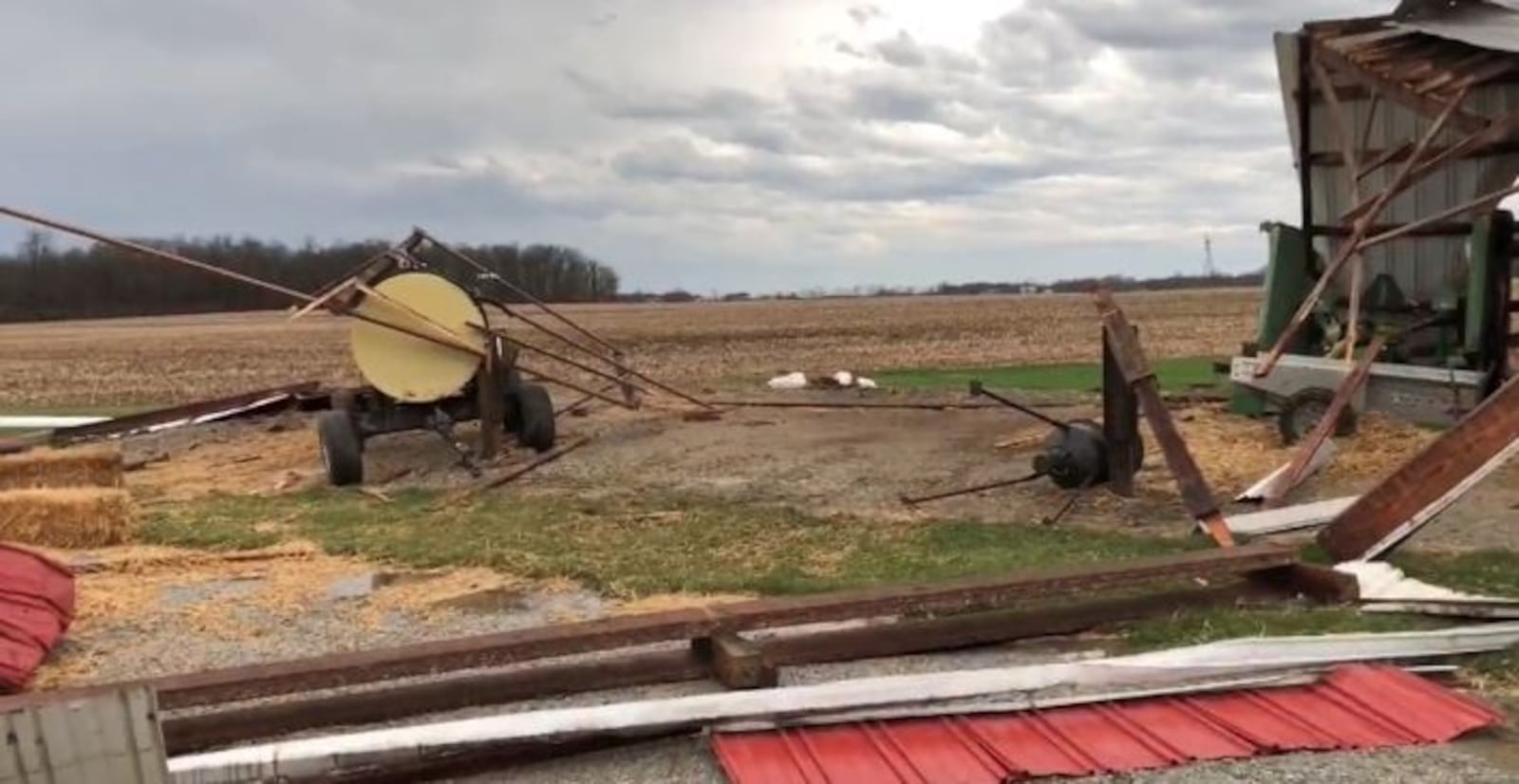 Barn destroyed in Clark County