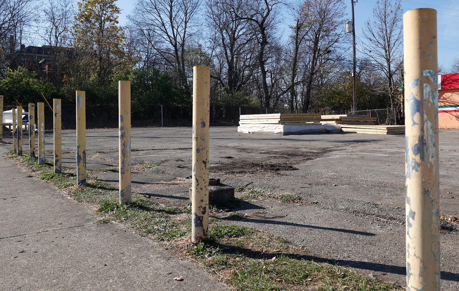 The homeless encampment located in a vacant lot along West Main Street in Springfield has been cleaned out Thursday, Nov. 10, 2022. BILL LACKEY/STAFF