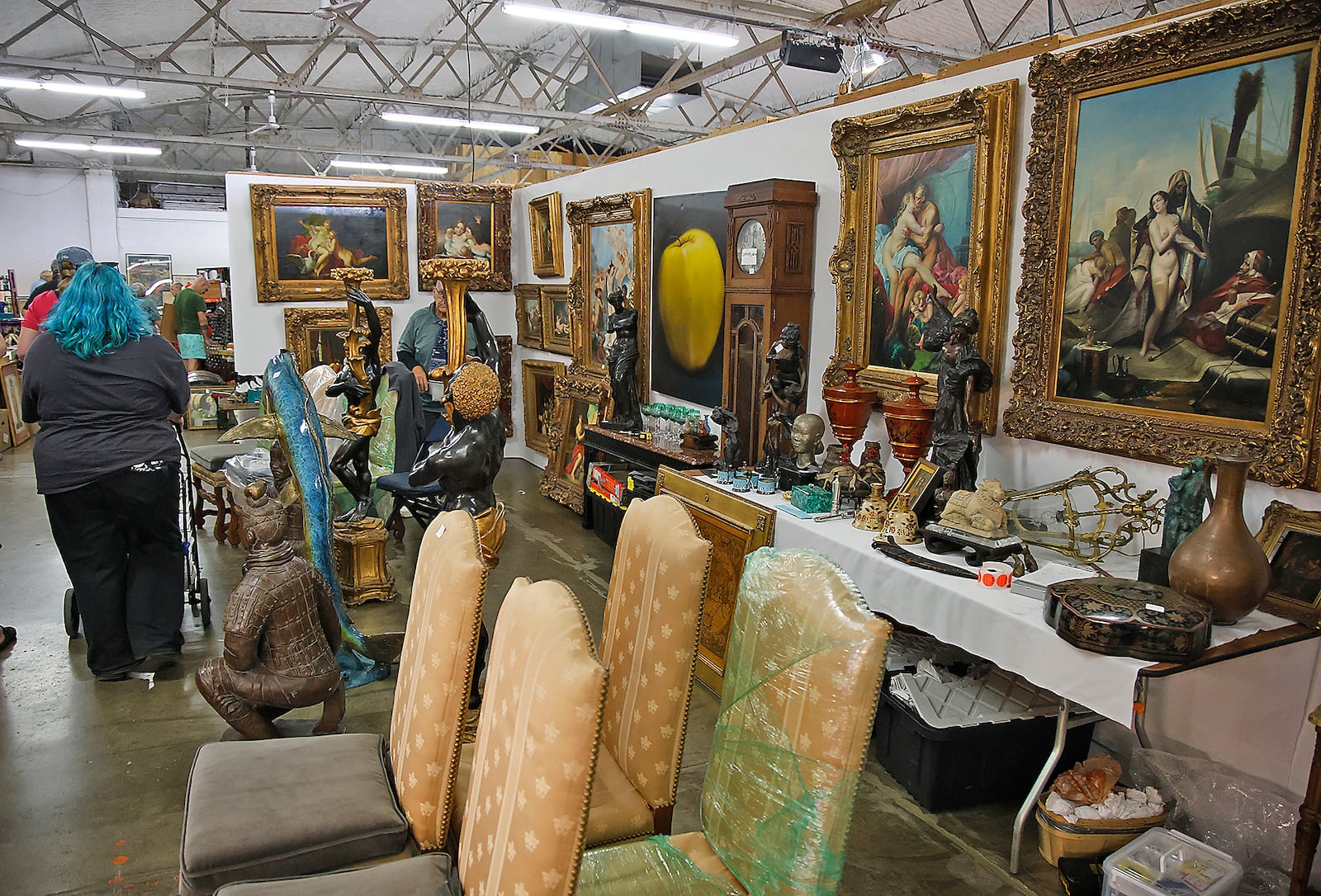 The Springfield Antique Show & Flea Market Extravaganza at the Clark County Fairgrounds Friday, Sept. 15, 2023. BILL LACKEY/STAFF