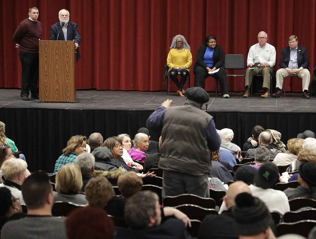 PHOTOS: Community Forum to Discuss Kroger Leaving