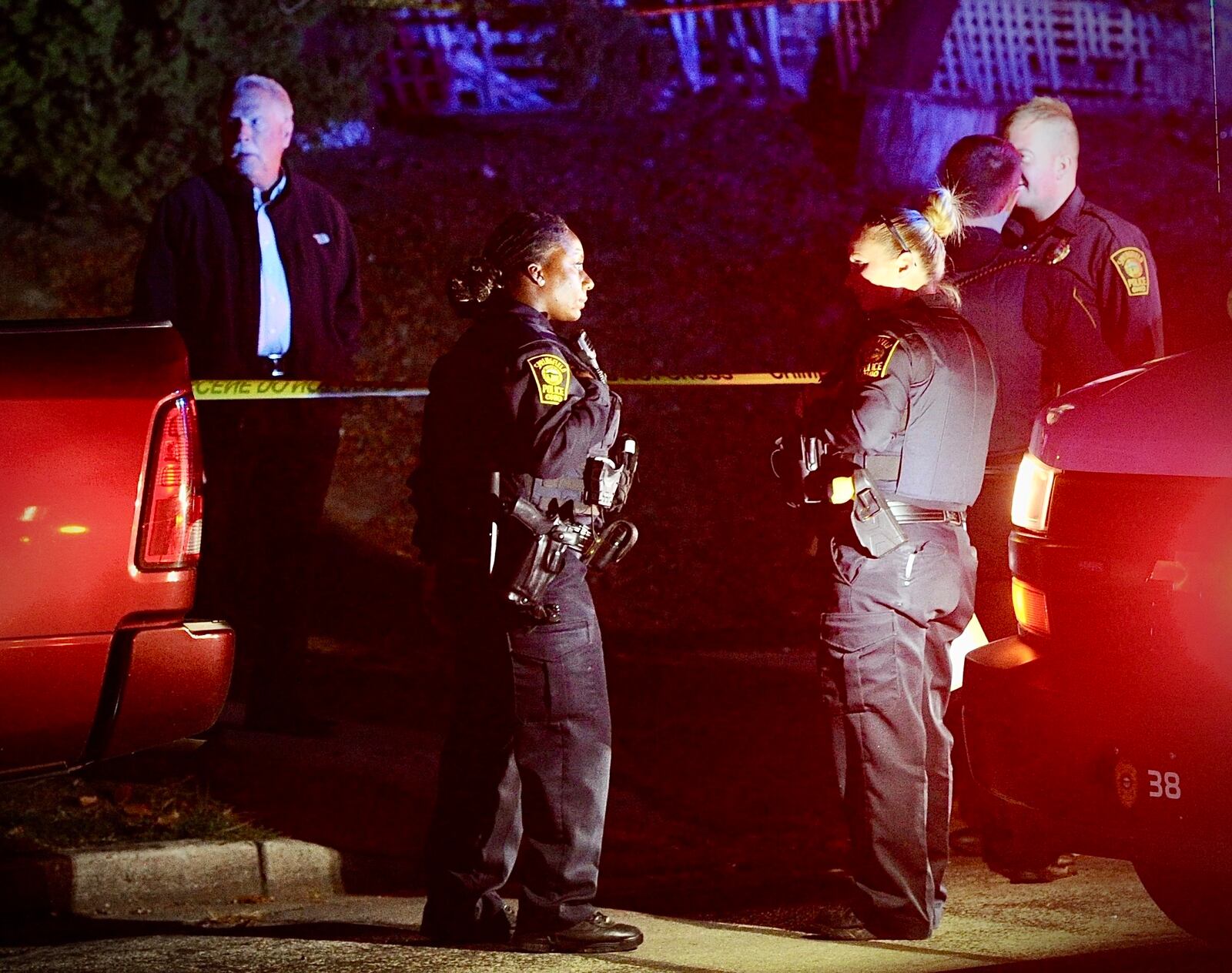 Springfield Police Division officers responded to a shooting that left one man dead on Willis Avenue on Sunday, Nov. 6, 2022. MARSHALL GORBY/STAFF