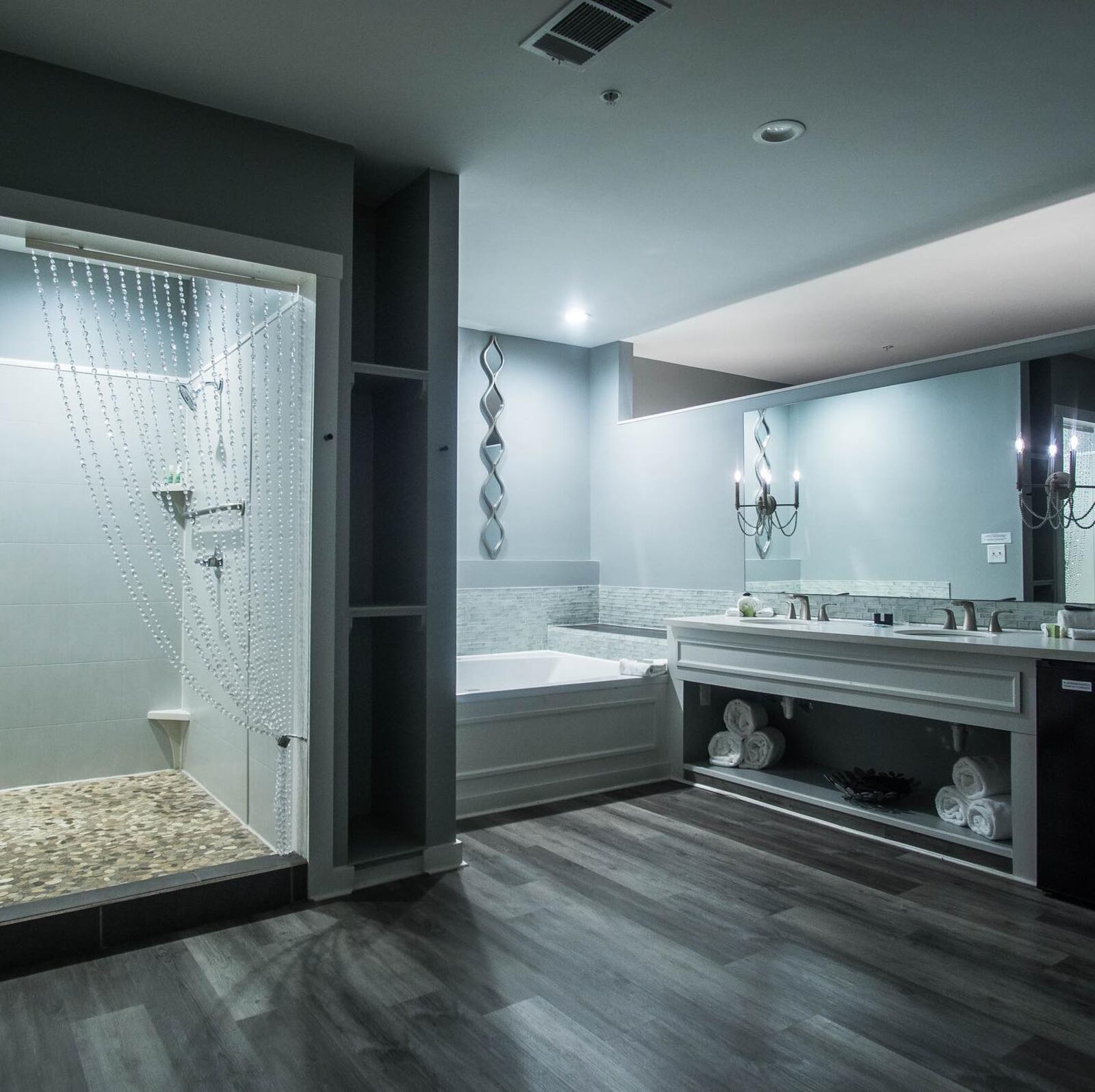 A private jacuzzi in a Belamere Suites room.