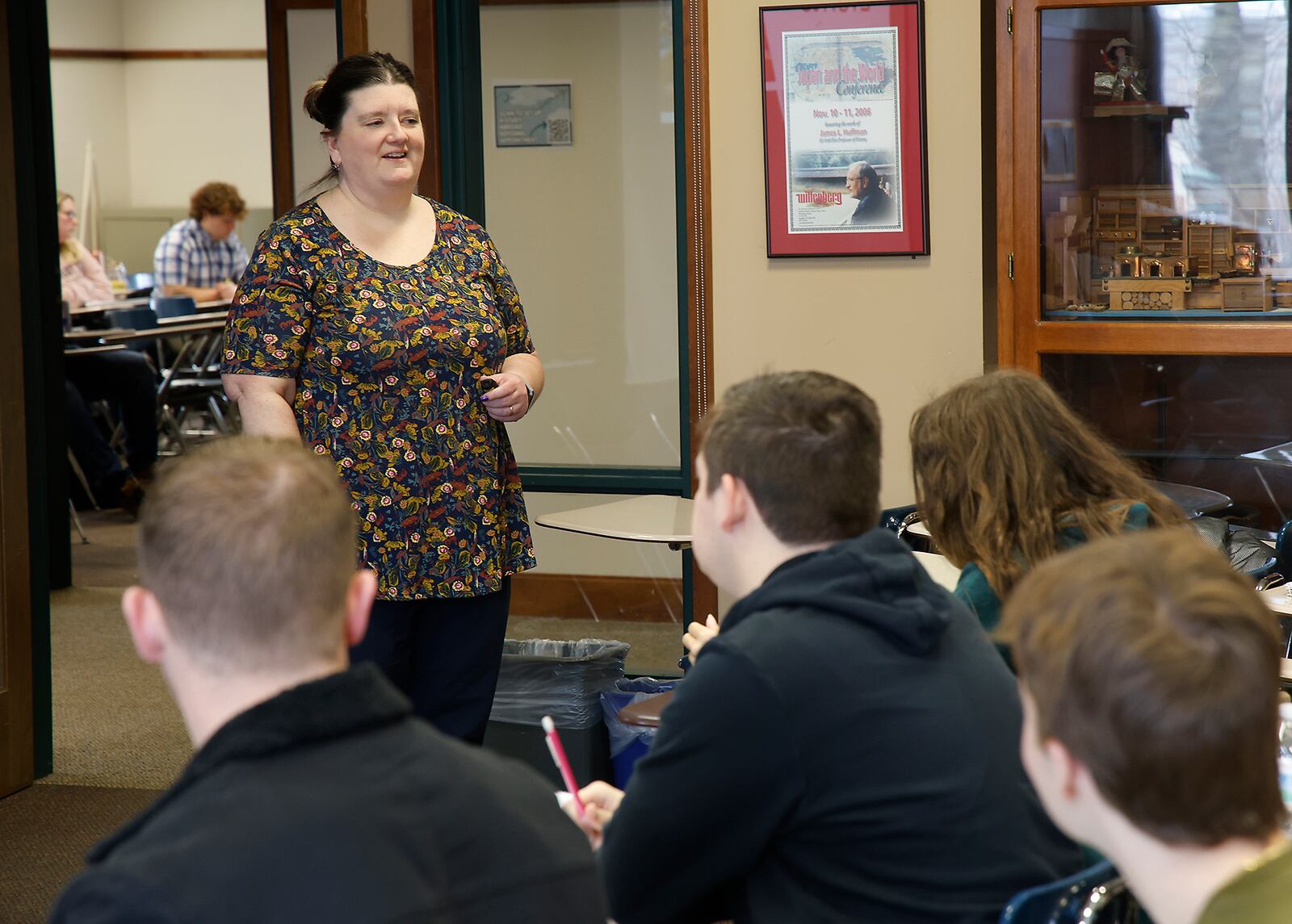 Kelly Dillon, associate professor of communications and digital media, teaches her media literacy class at Wittenberg University Friday, Feb. 16, 2024. BILL LACKEY/STAFF