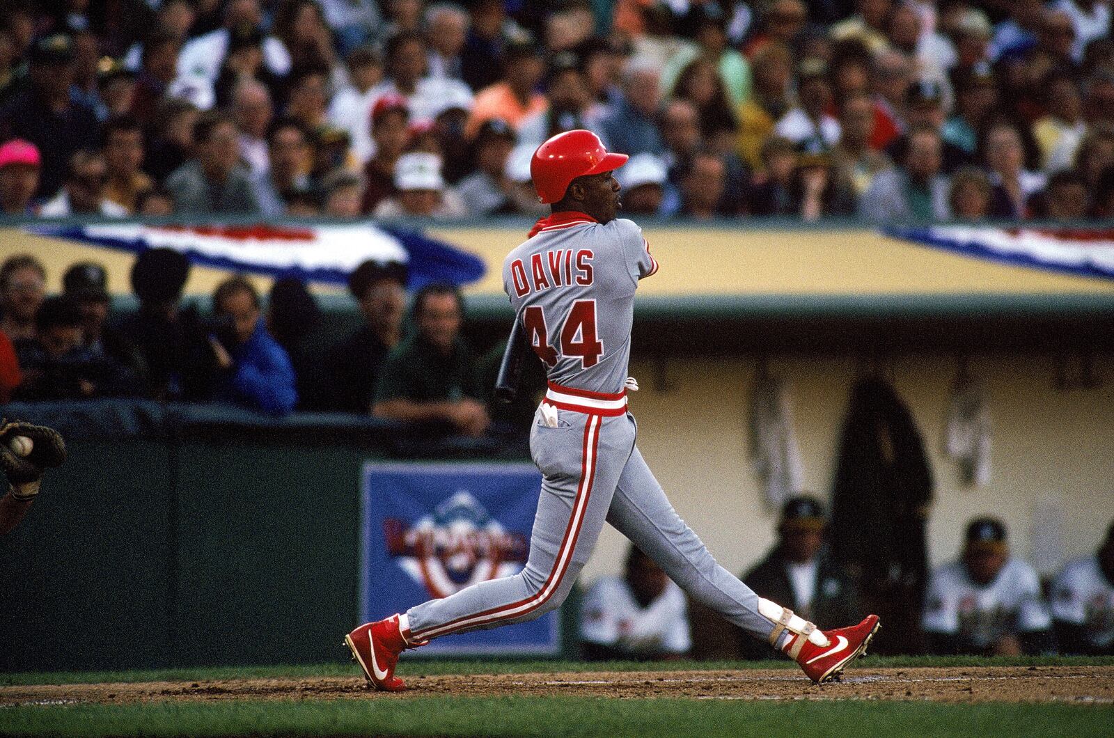 Eric Davis, shown here in the 1990 World Series vs. the Oakland A’s, was one of seven Cincinnati Reds to collect two hits in a 14-run first inning vs. the Houston Astros in 1989. (Photo by Otto Greule Jr/Getty Images)