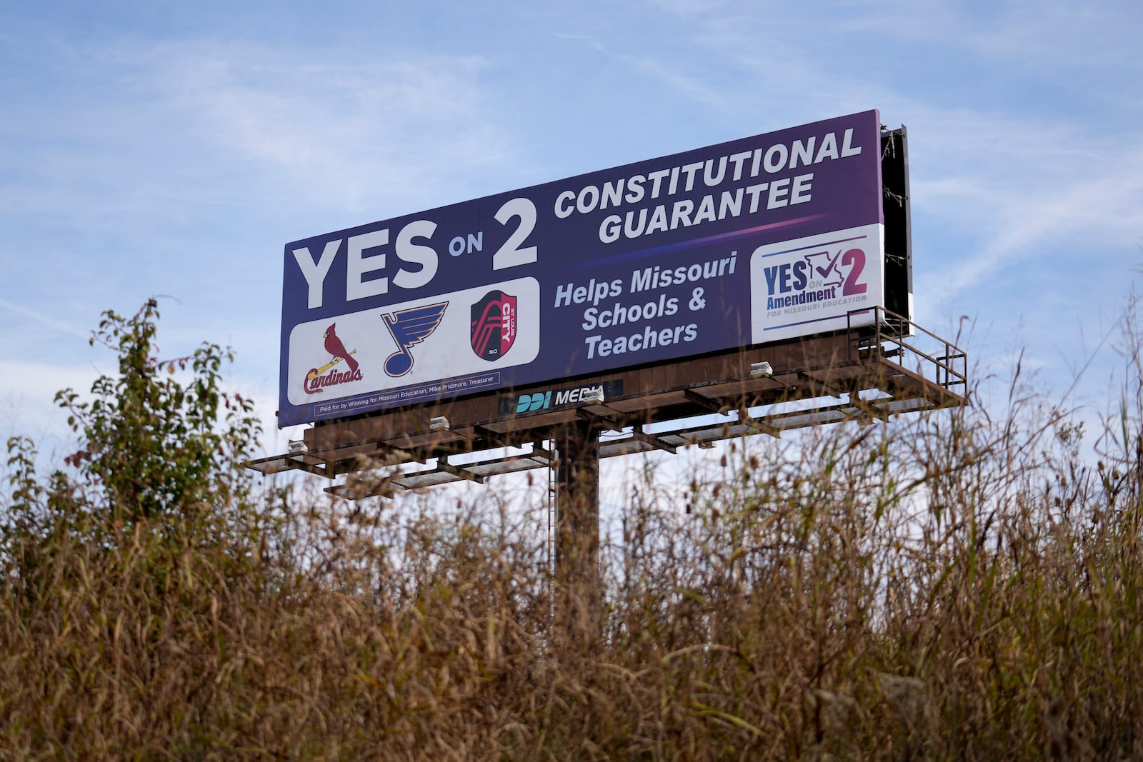 A billboard promoting a ballot measure to legalize sports betting in Missouri is seen along Interstate 44 Wednesday, Oct. 23, 2024, in St. Louis County, Mo. (AP Photo/Jeff Roberson)