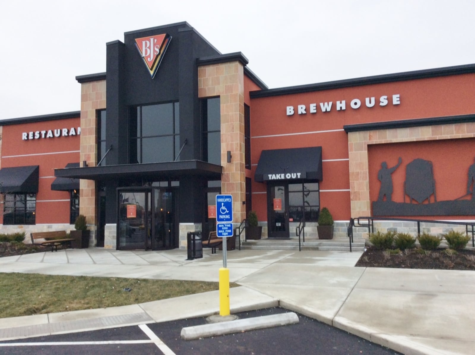 BJ’s Restaurant and Brewhouse opens its second Dayton-area location today in Beavercreek. MARK FISHER/STAFF