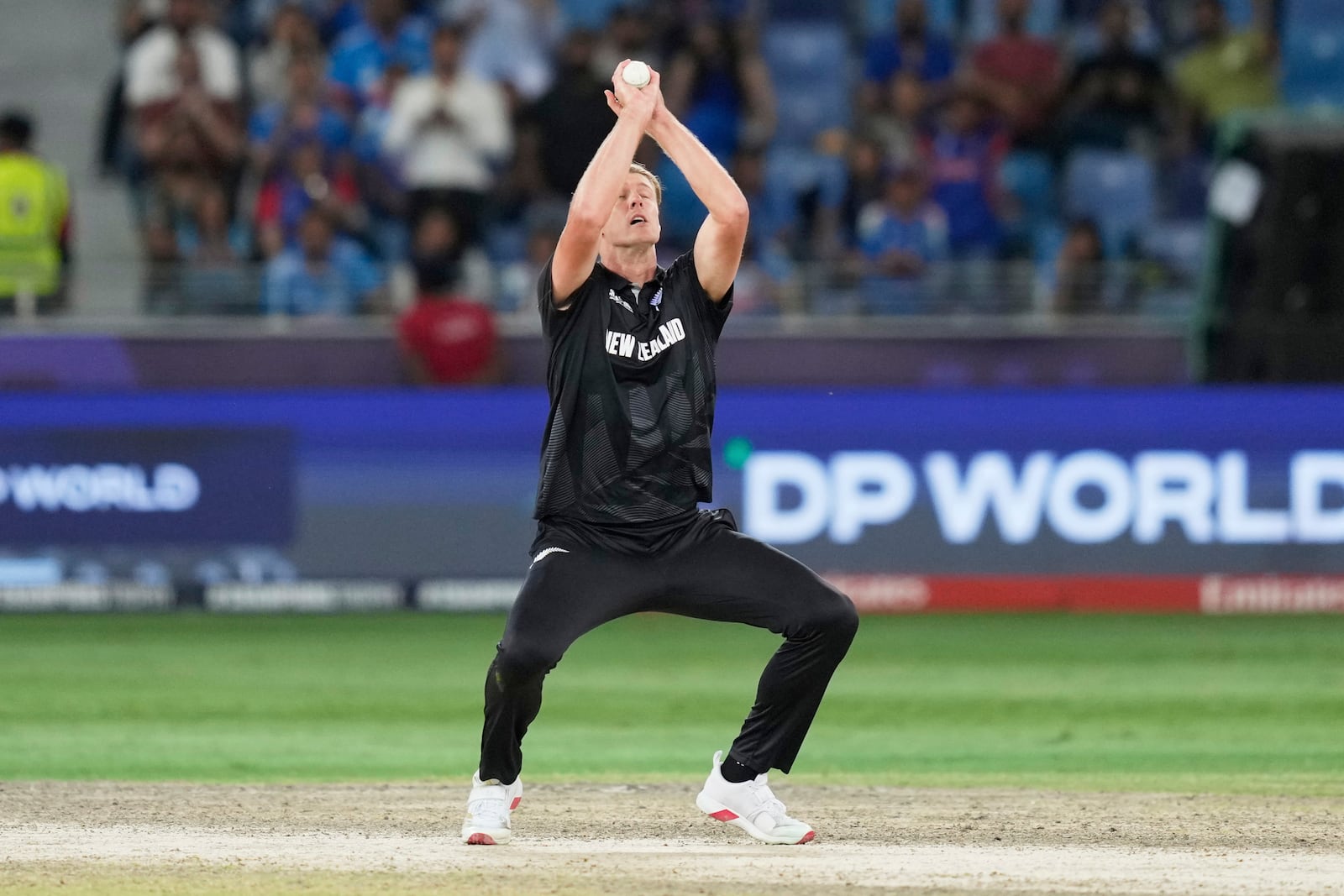 New Zealand's Will O'Rourke takes the catch to get India's Hardik Pandya out during the ICC Champions Trophy final cricket match between India and New Zealand at Dubai International Cricket Stadium in Dubai, United Arab Emirates, Sunday, March 9, 2025. (AP Photo/Altaf Qadri)