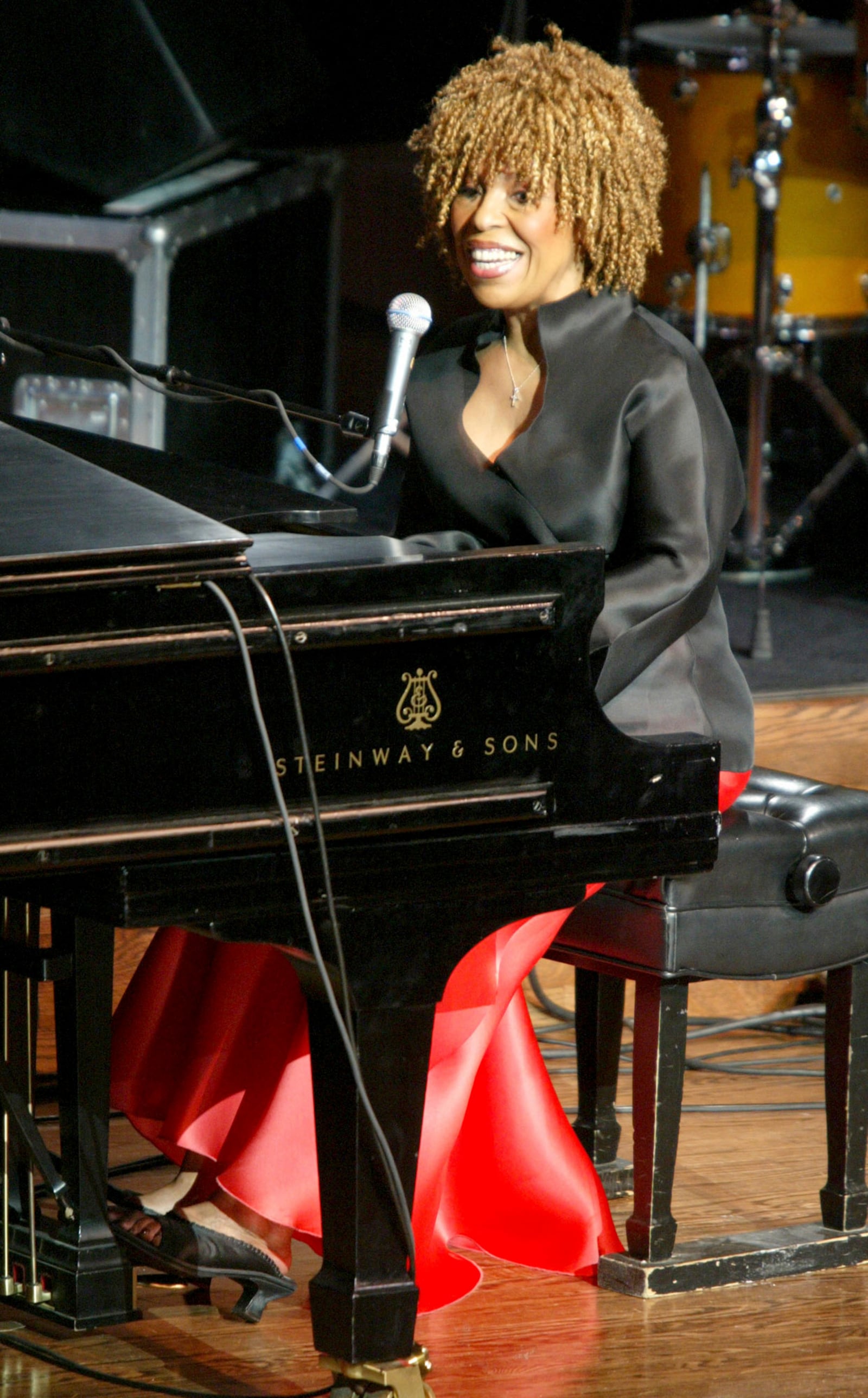 FILE - Roberta Flack performs at the Jazz at Lincoln Center benefit concert, "Here's to the Ladies: a Celebration of Great Women in Jazz," in New York on Nov. 17, 2003. (AP Photo/Diane Bondareff, File)