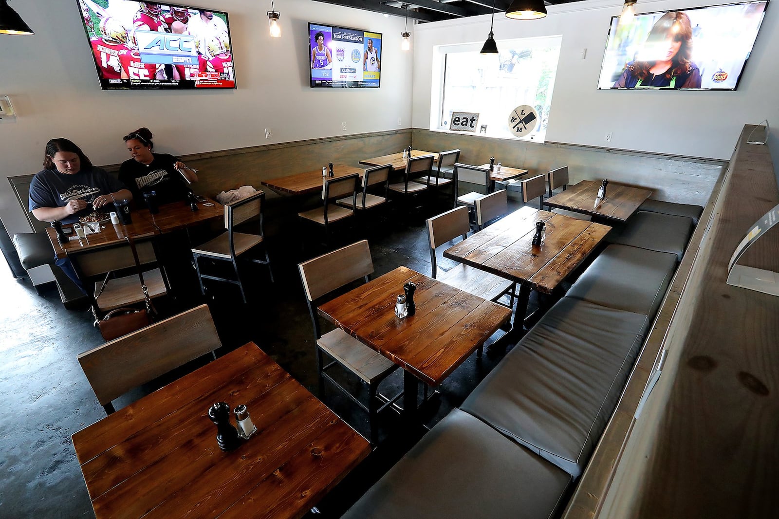 The dinning area at the Lincoln & Main Gastropub. BILL LACKEY/STAFF