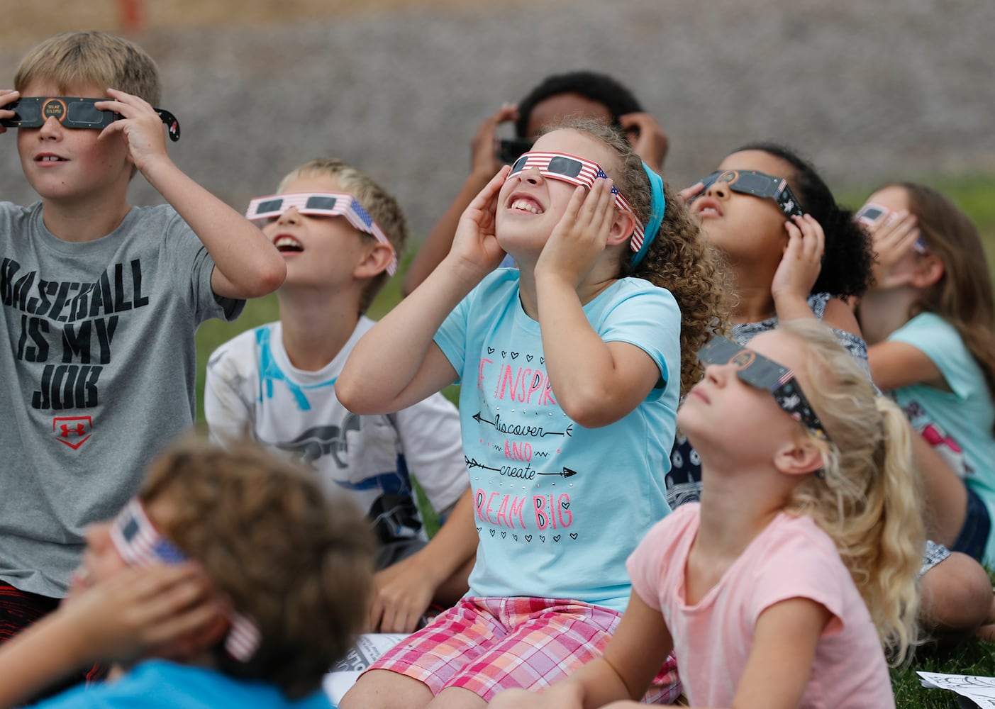 Springfield Students Watch Solar Eclipse